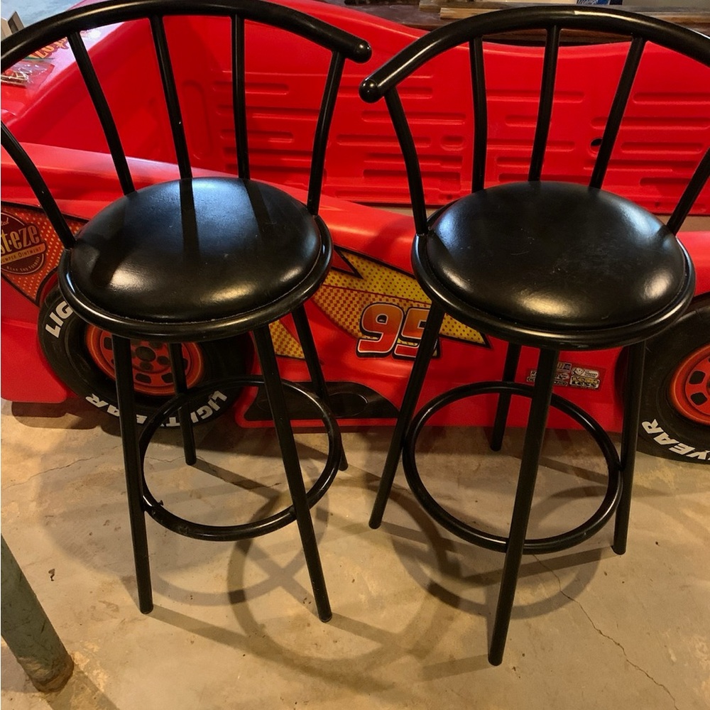 Black Metal Bar Stools